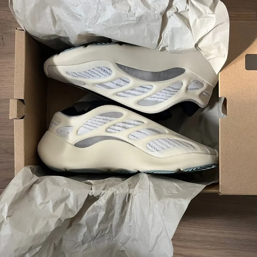 adidas Yeezy 700 V3 Azael Sneakers Tennis Shoes NEW